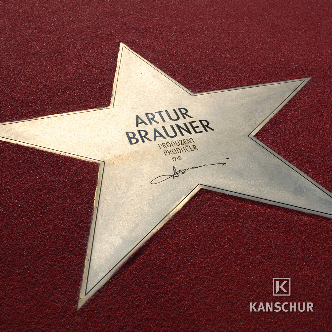 Ein Stern auf dem Boulevard der Stars am Potsdamer Platz in Berlin